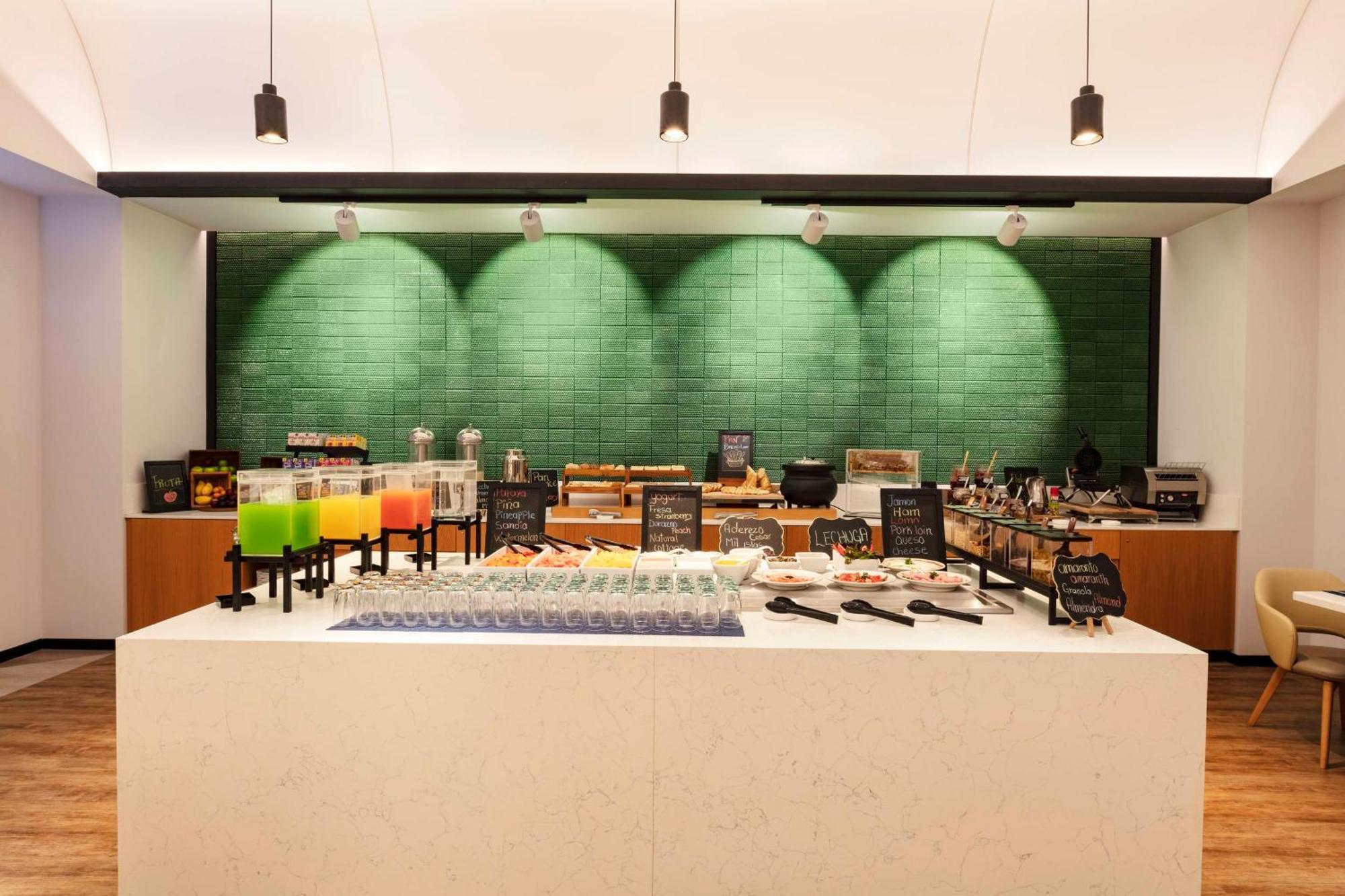 El Zapote  Hilton Garden Inn Guadalajara Airport מראה חיצוני תמונה
